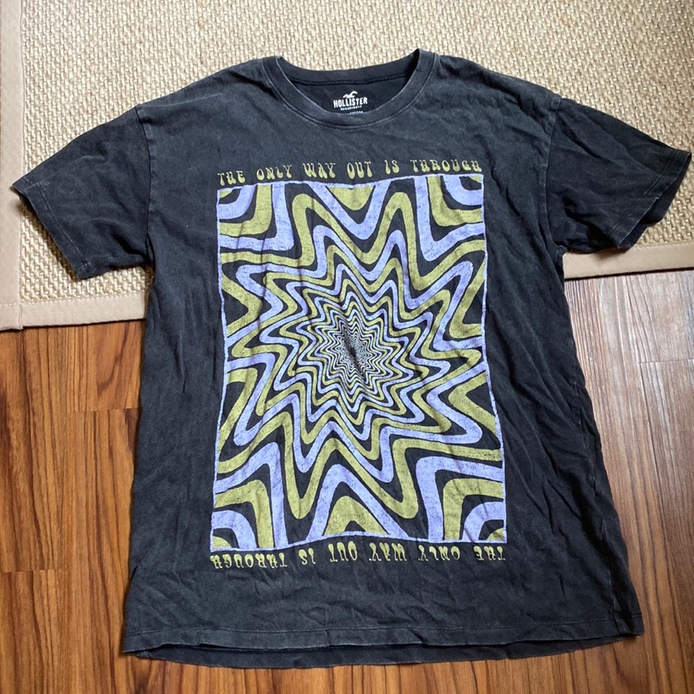 Hollister graphic t-shirt